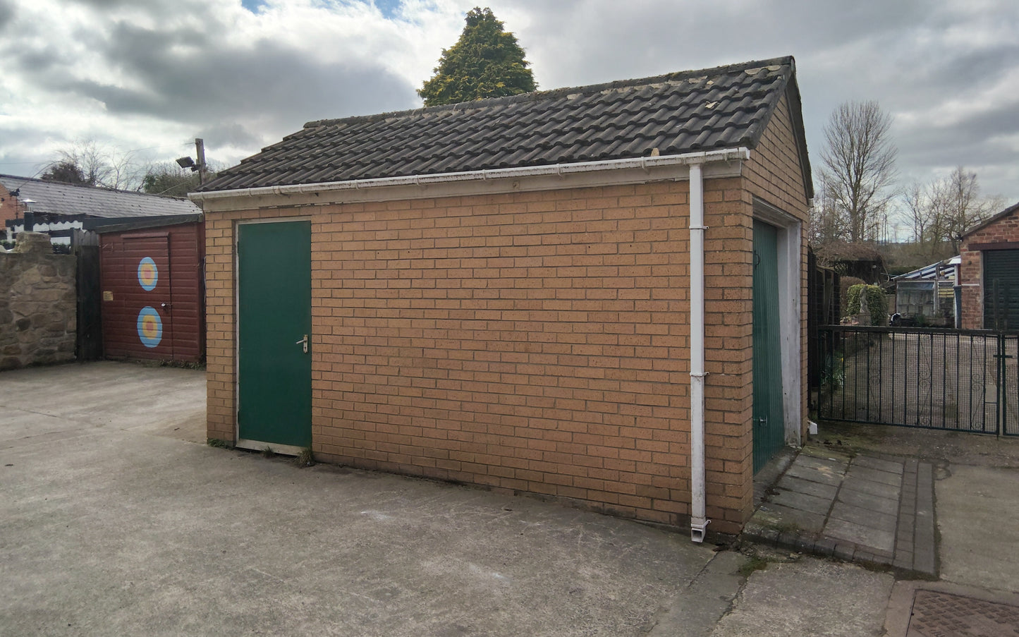 Oak Terrace, Holmside (LET)