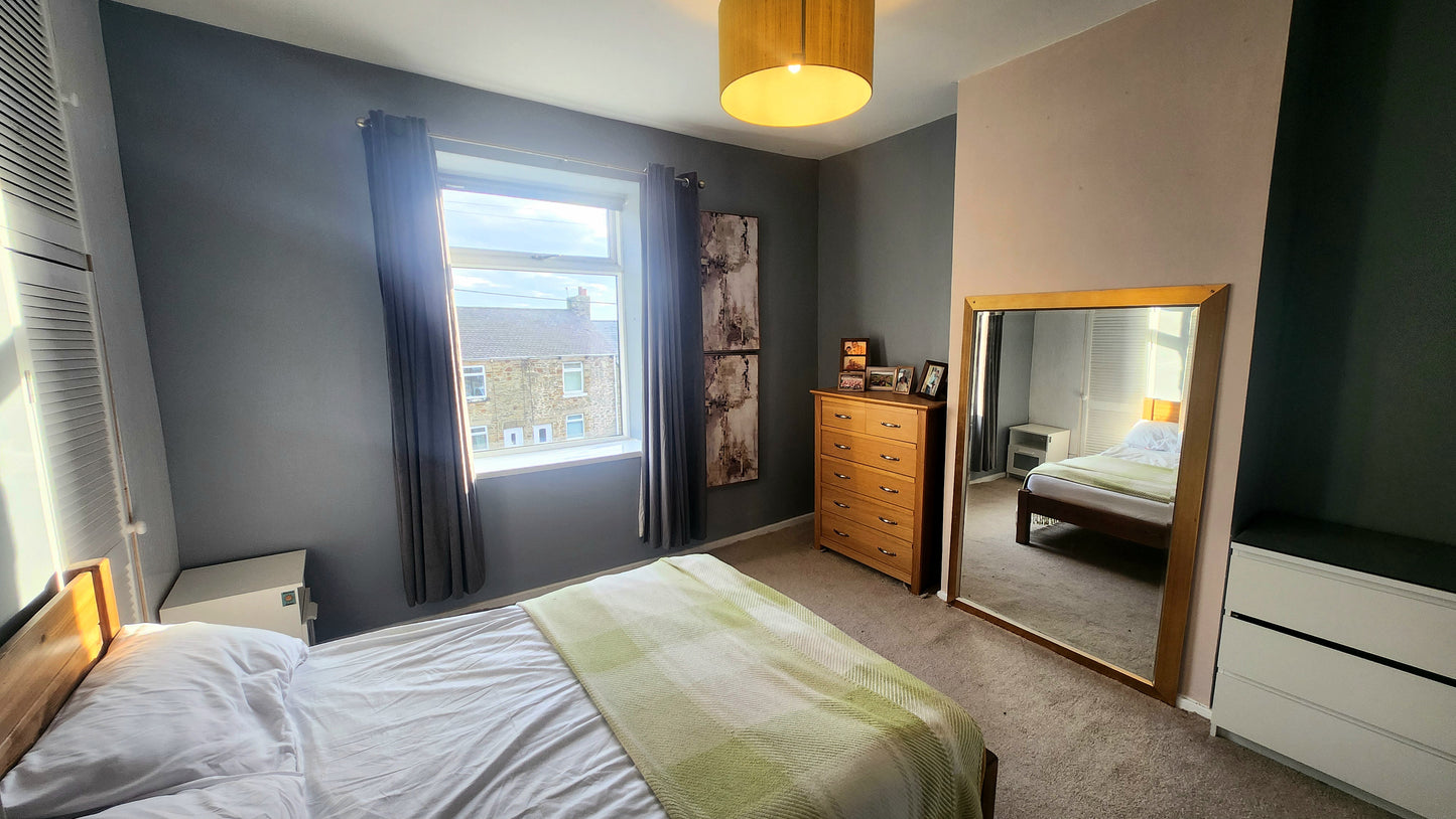 Well Bank, Billy Row (LET)