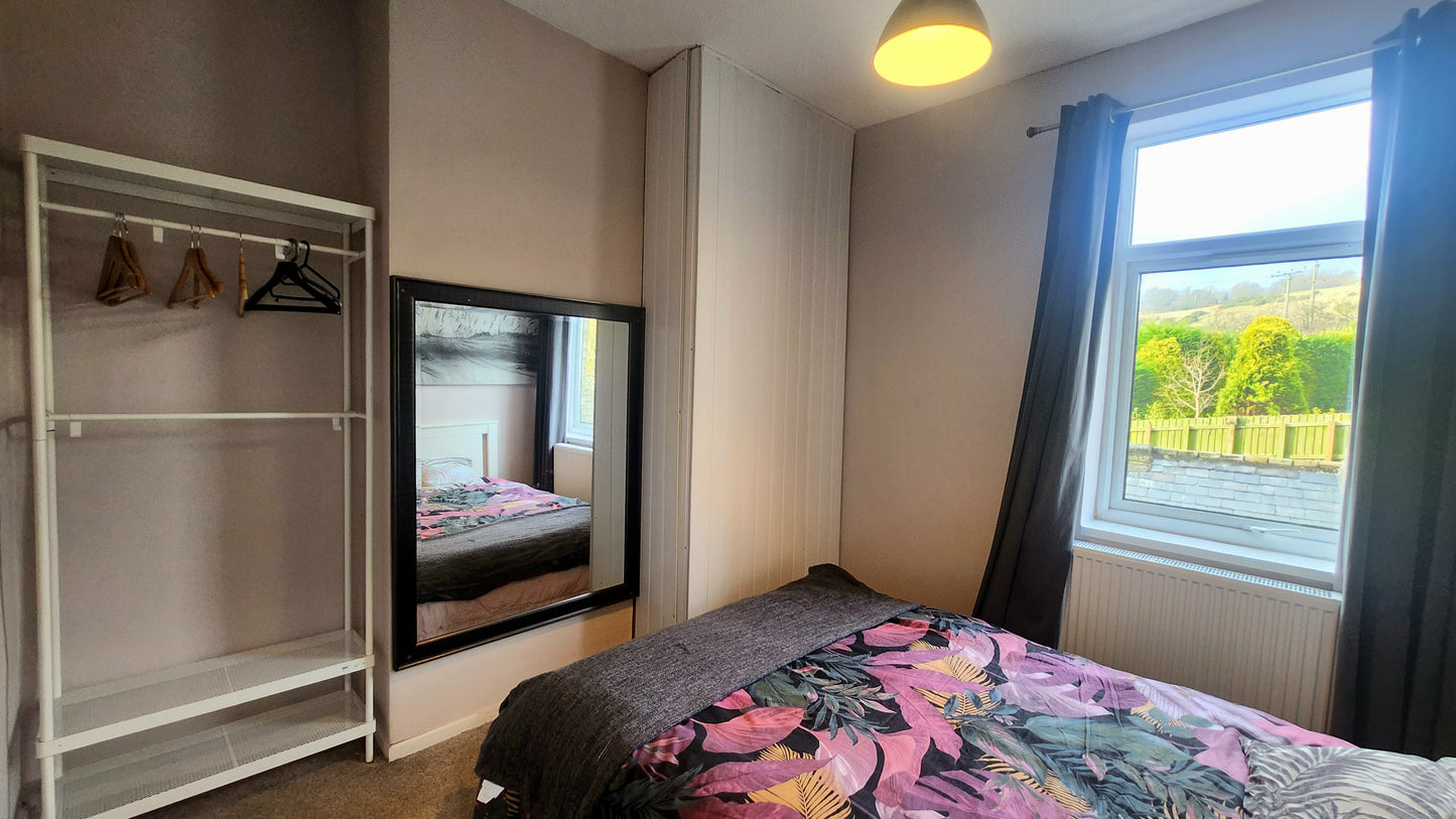 Well Bank, Billy Row (LET)