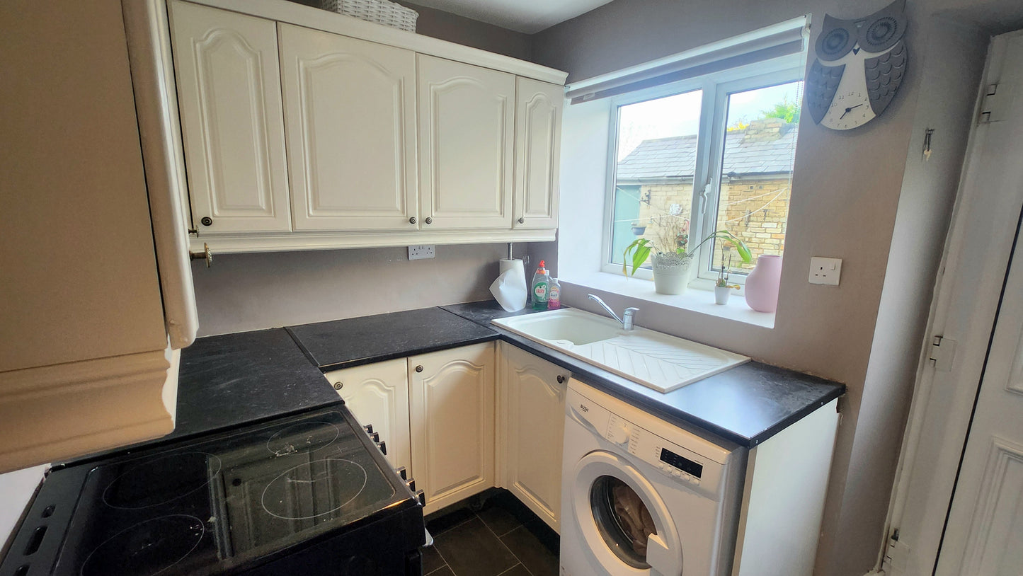 Well Bank, Billy Row (LET)