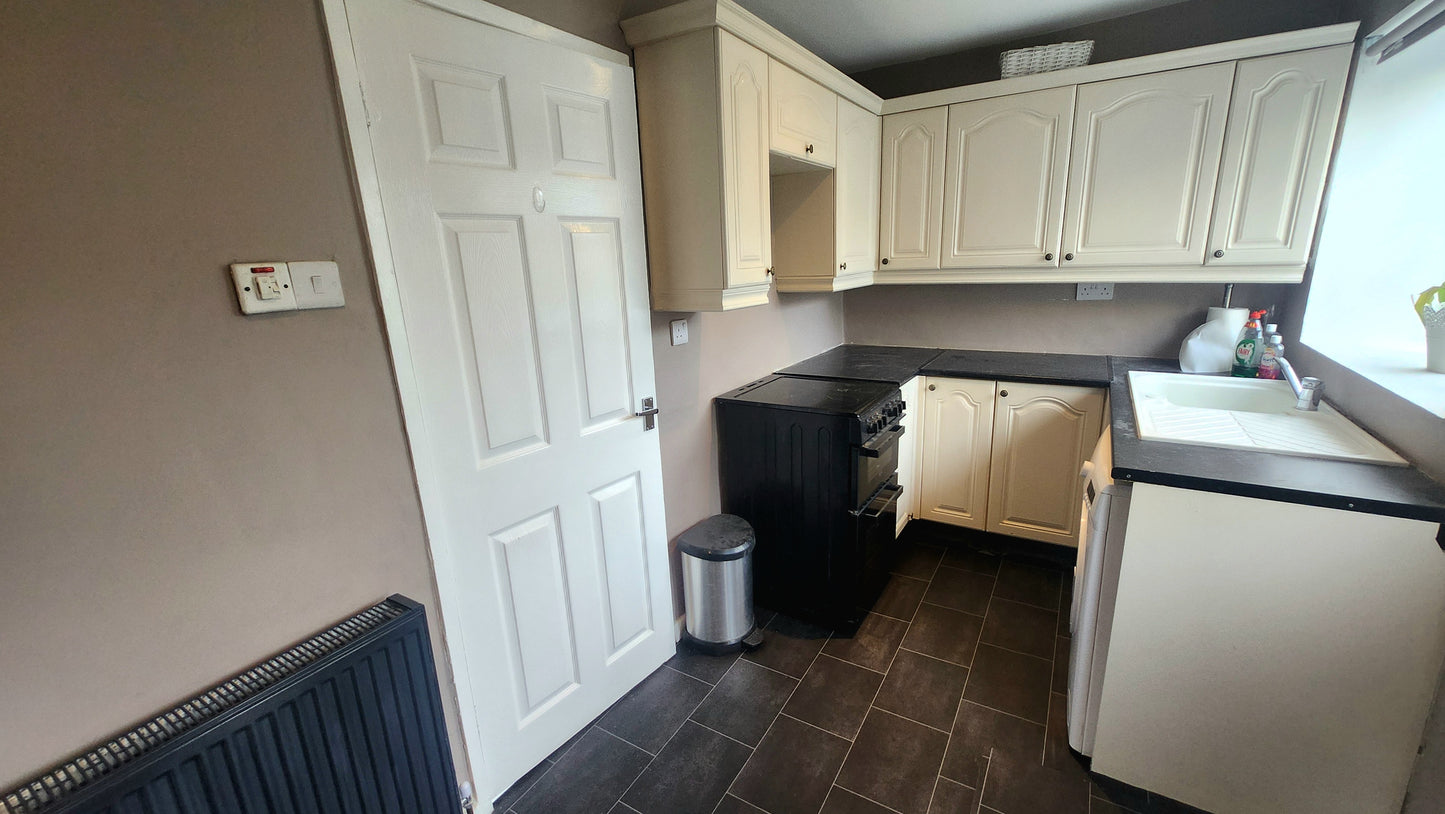 Well Bank, Billy Row (LET)