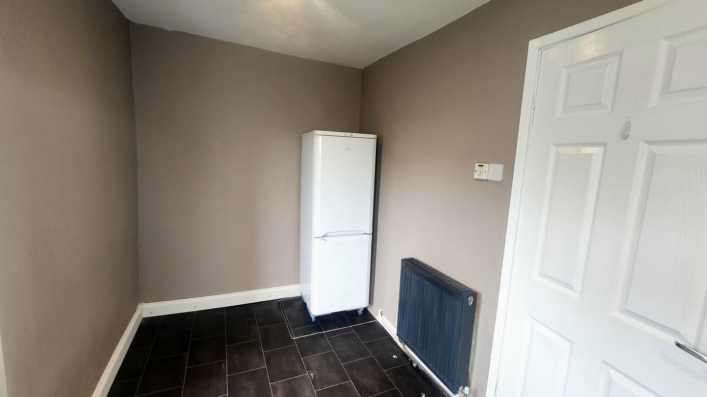 Well Bank, Billy Row (LET)