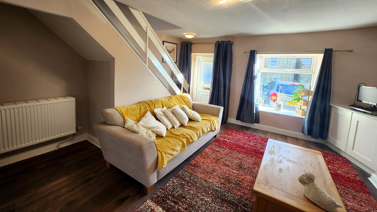 Well Bank, Billy Row (LET)